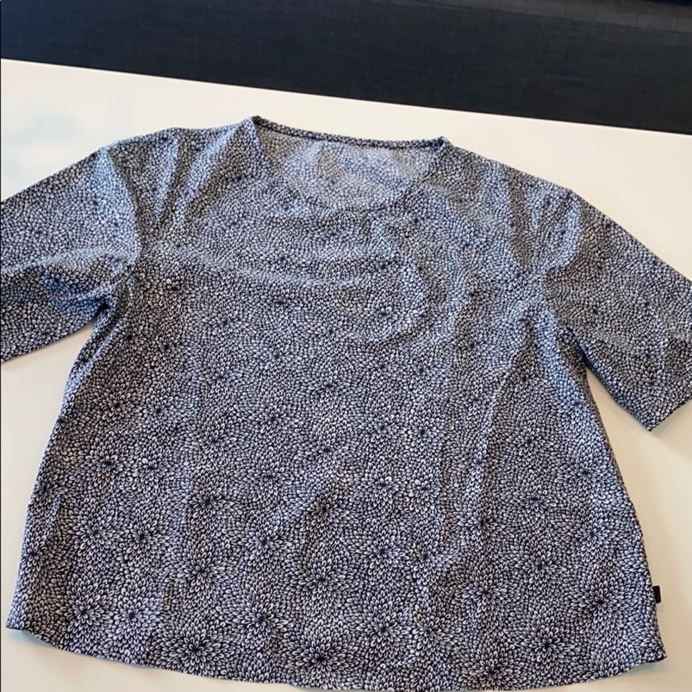 Lululemon tee